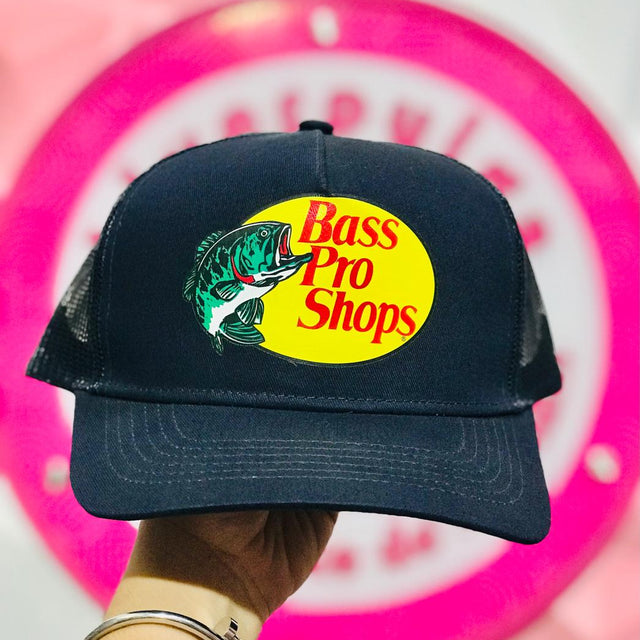 Gorra Trucker Bass Pro Shops Negra con Logo de Pez