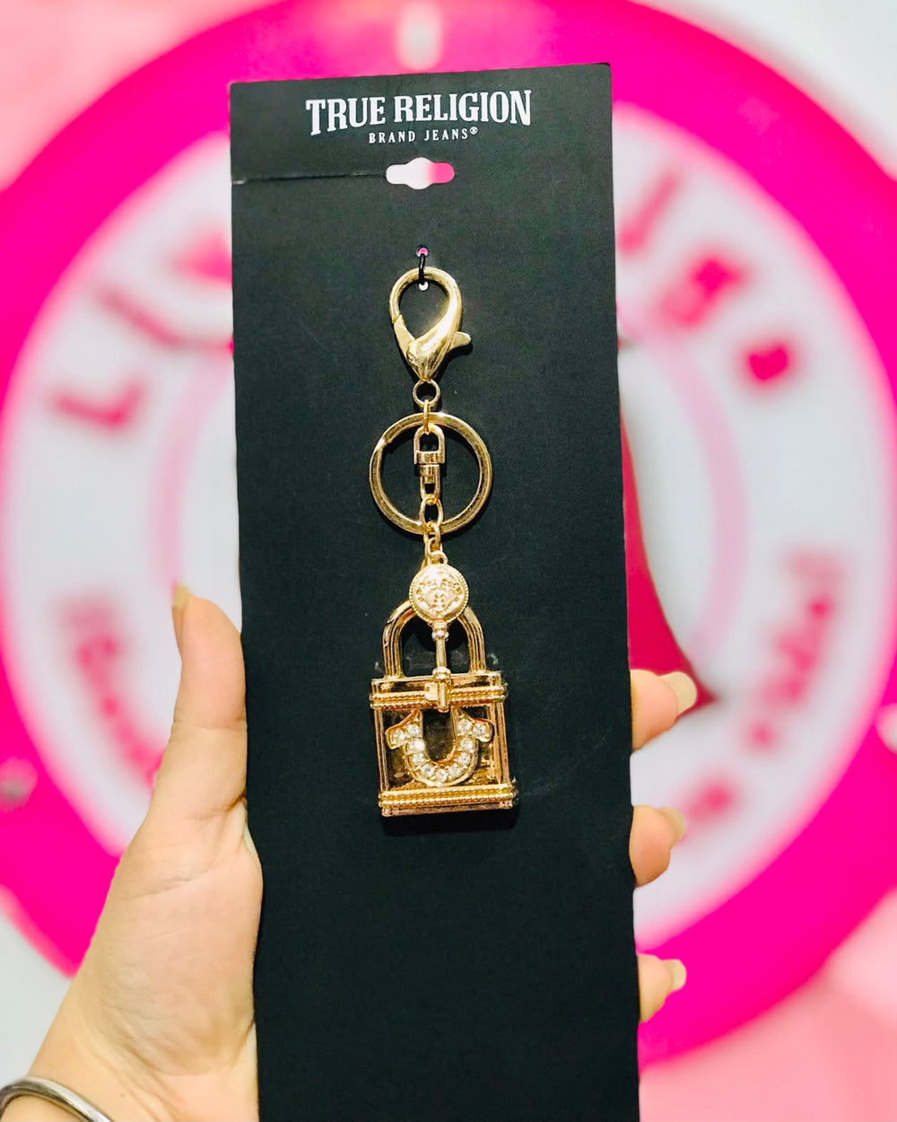 ✨🛍️ Llavero True Religion Candado Dorado. ✨🛍️.