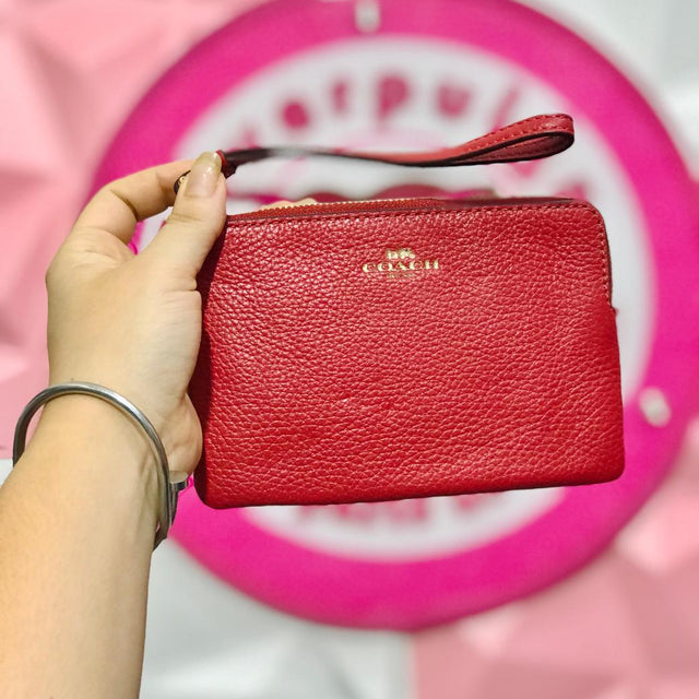 Muñequera COACH Roja Pebbled Leather