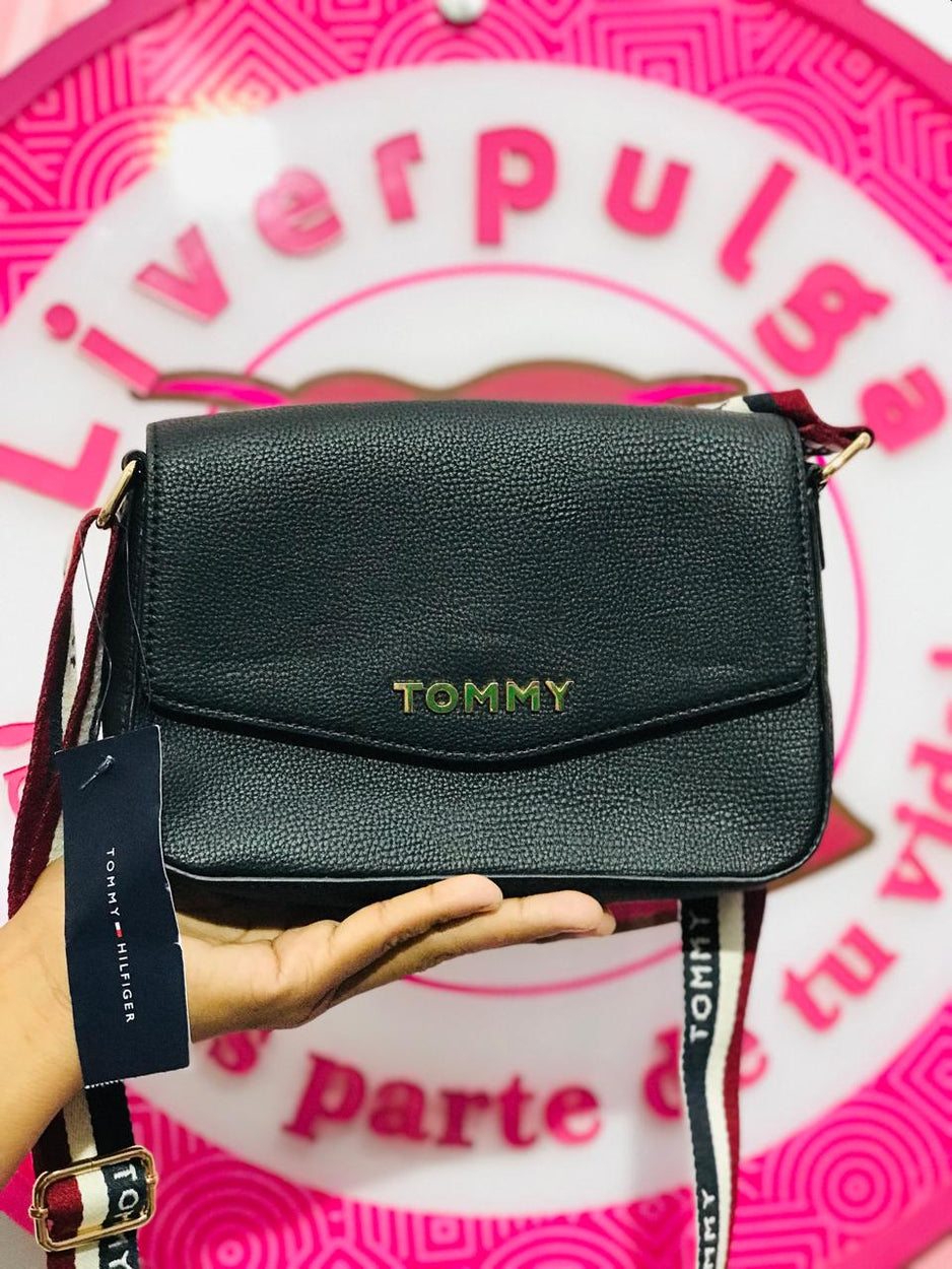 Bolsa Tommy Hilfiger Crossbody Negra Con Correa Tricolor