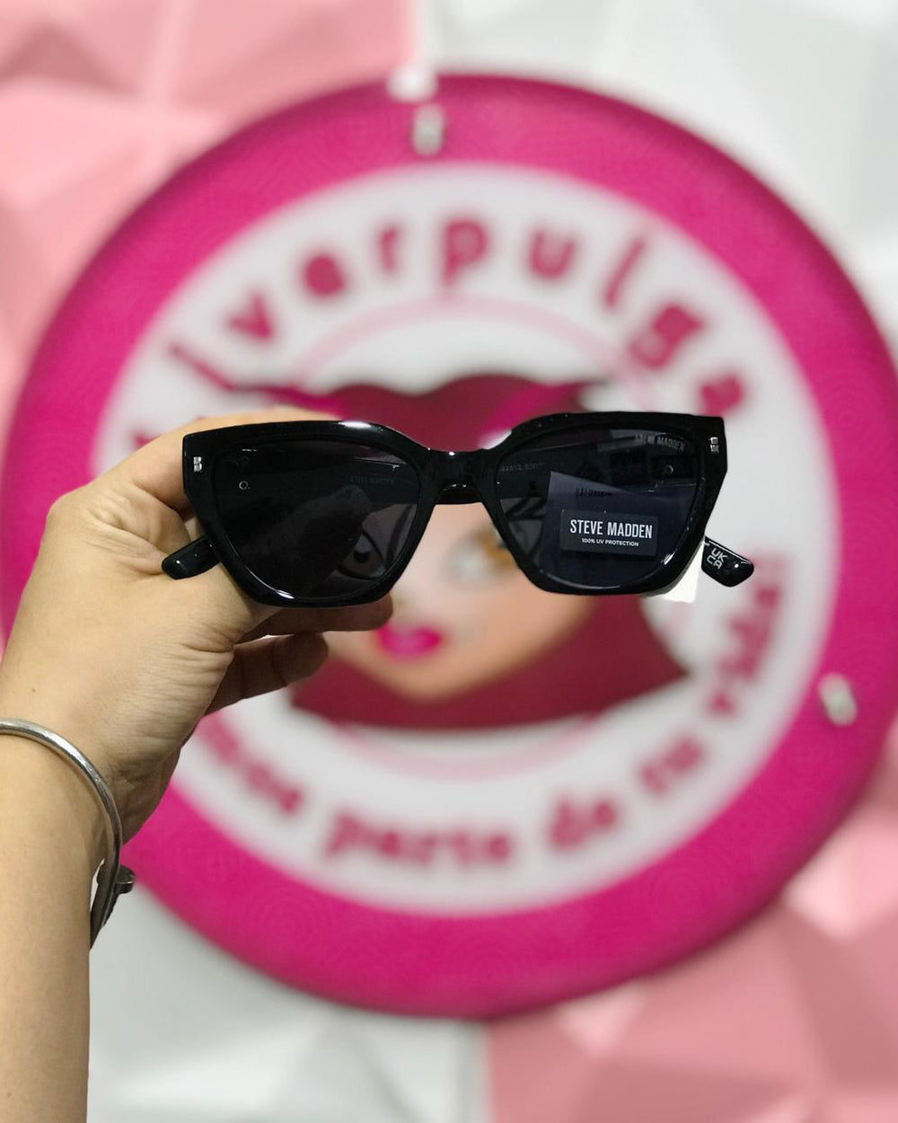 🖤 Lentes Steve Madden Originales Cat Eye Negro Brillo + Placa SM Plateada + Mica Negra + Protección UV + Funda Negra 😎✨.