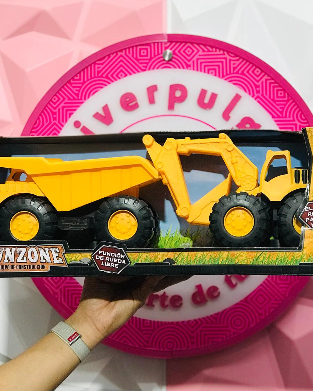 Camión de Construcción Gigante FunZone 🚧 Volteo + Excavadora Amarillo 2 en 1 Llantas Todo Terreno Función Rueda Libre 3+ Años 💛