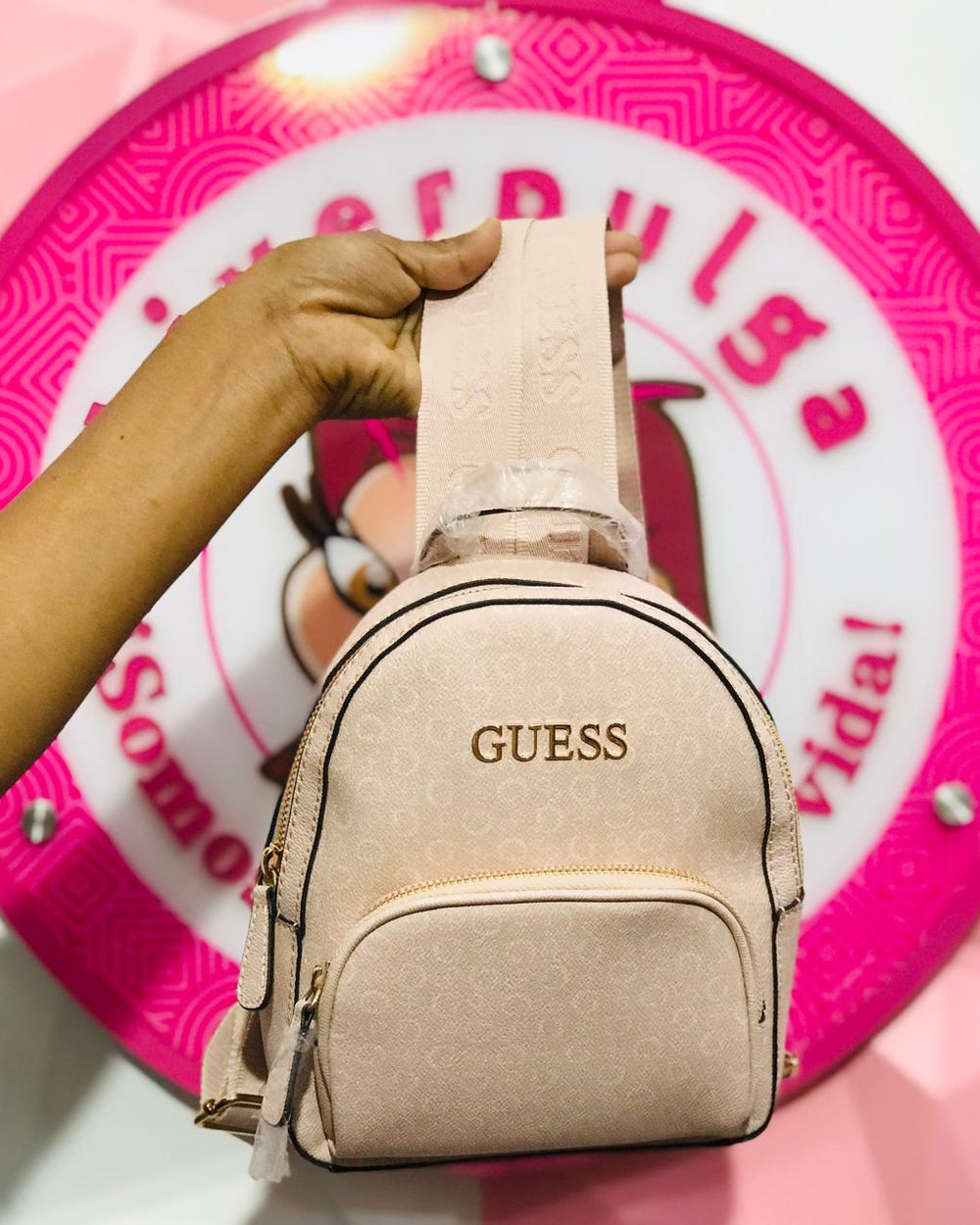 Mochila Guess Mini Rosita Con Logo Dorado