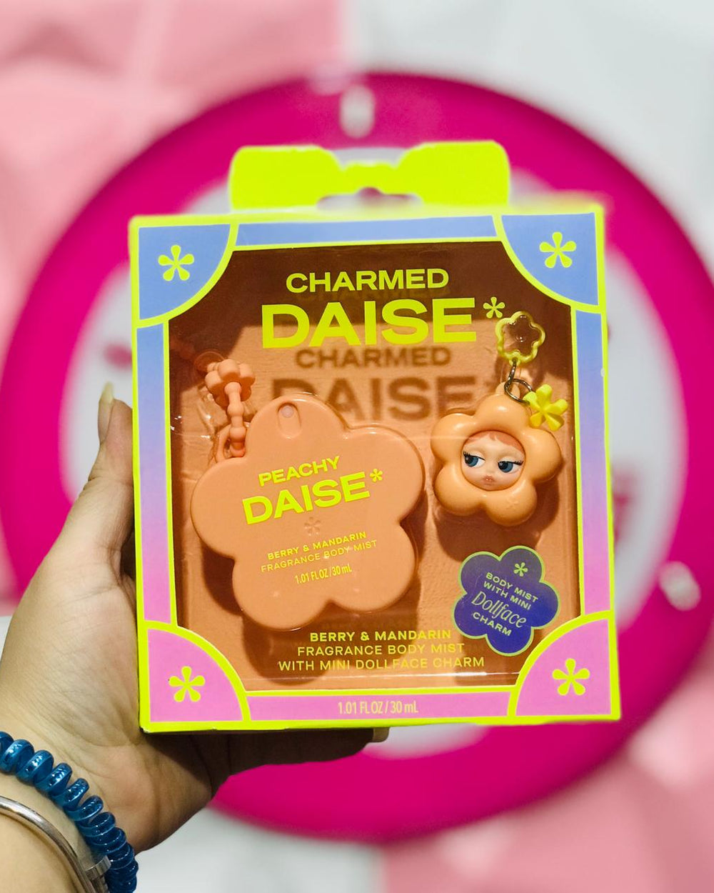 Body Mist Charmed Daise Peachy Daise Con Llavero Muñequita 30 ml