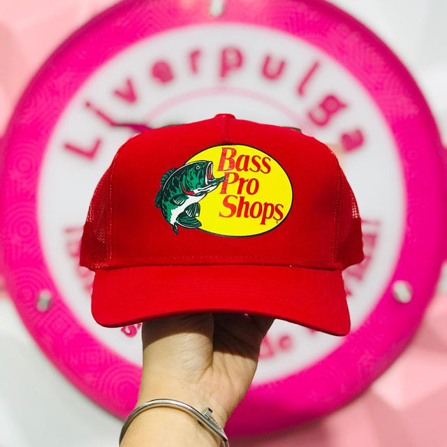 Gorra Trucker Roja Bass Pro Shops Con Estampado De Pez