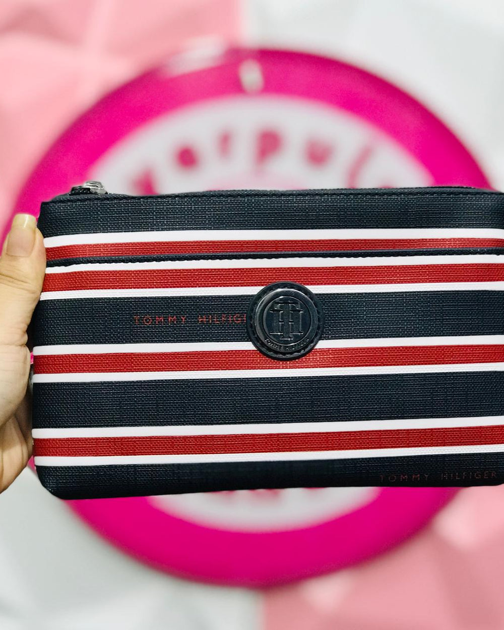 💙 Muñequera Tommy Hilfiger Original Rayas Navy Rojo y Blanco + Logo TH Circular Negro + Correa Negra + Zipper Premium ❤️🤍.