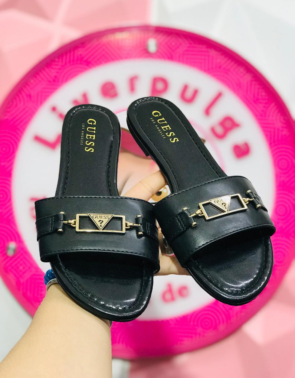 Sandalia Guess Negra Slide Con Logo Dorado Talla 24.5 Mex