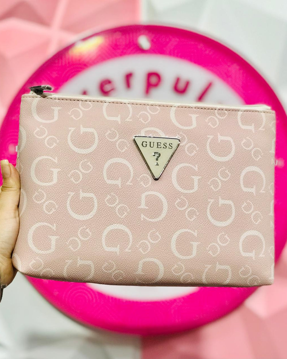 🩷Muñequera GUESS Original Rosa Nude 💖 Logo G Monogram Beige + Placa Triángulo Metálica GUESS + Zipper Premium 👛✨