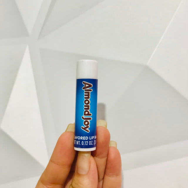 Balsamo Labial Almond Joy Sabor Chocolate Con Coco 0.12 Oz 3.4 g