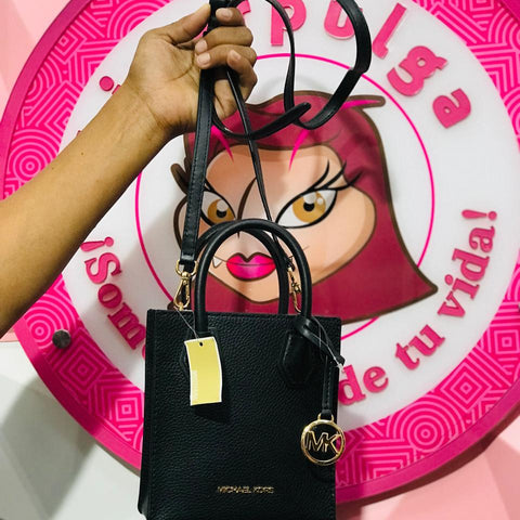 Mini Bolsa Michael Kors Mercer Negra Con Dije MK Dorado