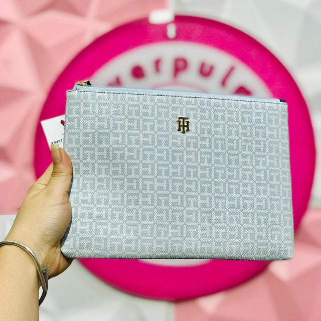 Muñequera Tommy Hilfiger Celeste Baby Blue TH Monogram
