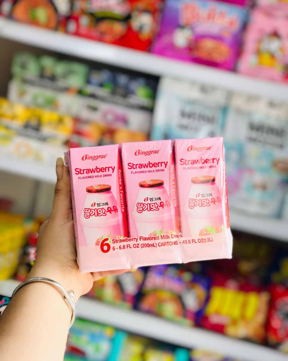 Binggrae Strawberry Flavored Milk Drink Pack 6pz