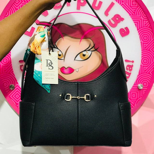 Bolso DS Negro Con Paliacate Tipo Hobo Mediano Con Herraje Dorado