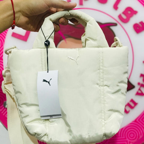 Bolsa Puma Tote Mini Acolchada Crema Con Logo Bordado