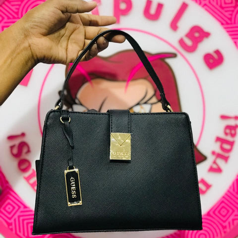 Bolso Guess Negro Tipo Satchel Herraje Dorado