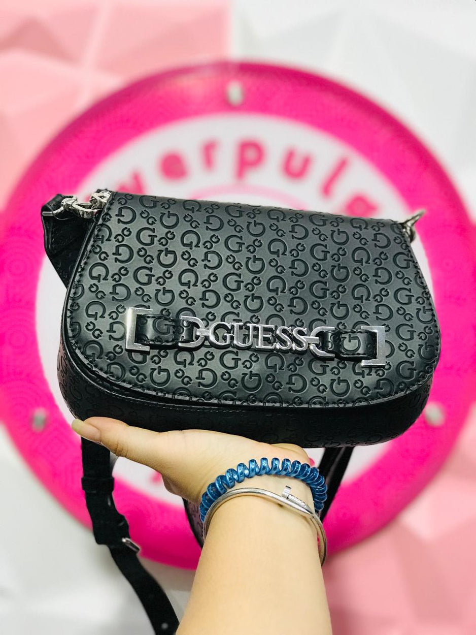 Bolsa Guess Crossbody Negra Monogram Con Doble Correa