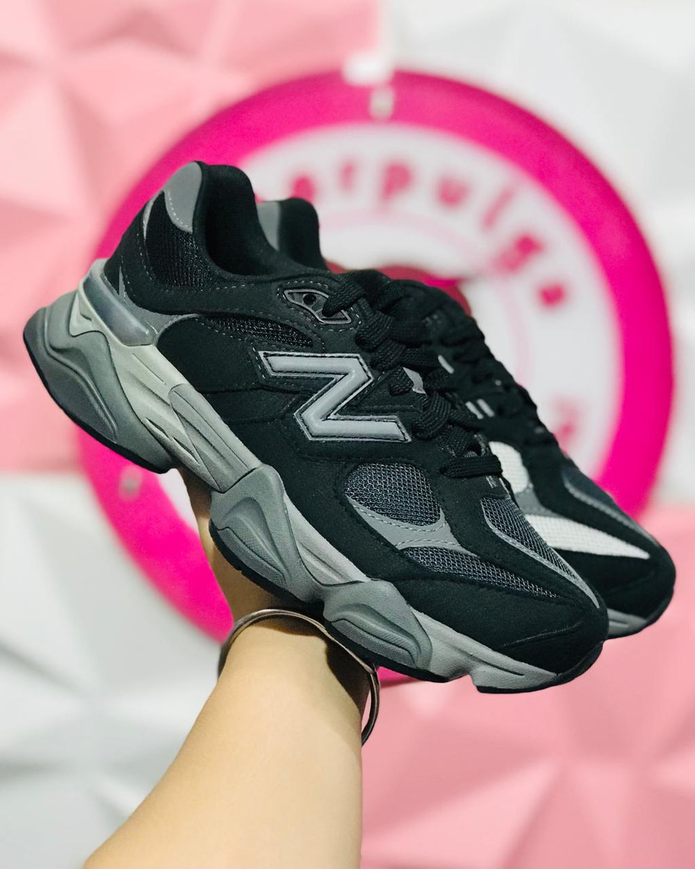 Tenis New Balance 9060 Negro Con Gris Talla 23.5 Mex