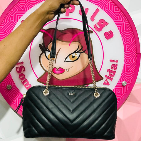 Bolsa DKNY Negra Acolchada Con Cadena Dorada