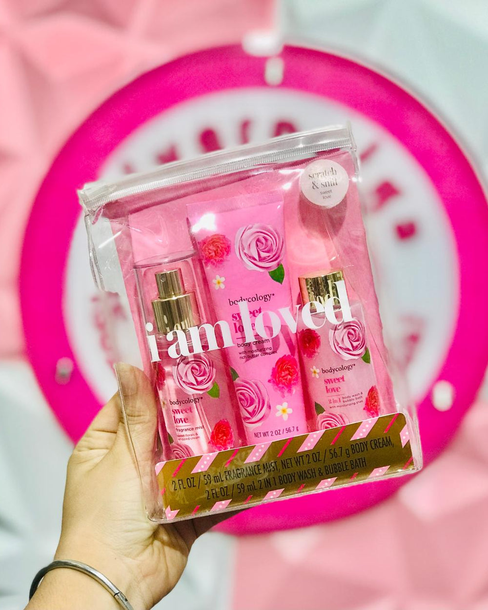 Kit 3 pzas I Am Loved Sweet Love 🌸 Bodycology Original Fragrance Mist + Body Cream + 2 en 1 Body Wash & Bubble Bath 59 mL c/u Aroma Floral Dulce Romántico 🎁