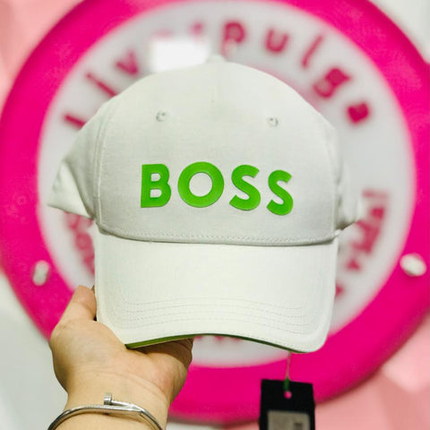 Gorra BOSS Blanca con Letras Verdes Neón