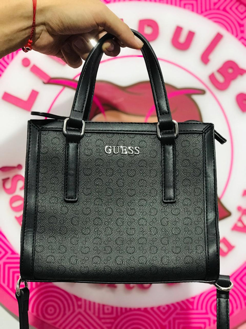 Bolsa Guess Tote Negra Monograma Con Cadena Plateada