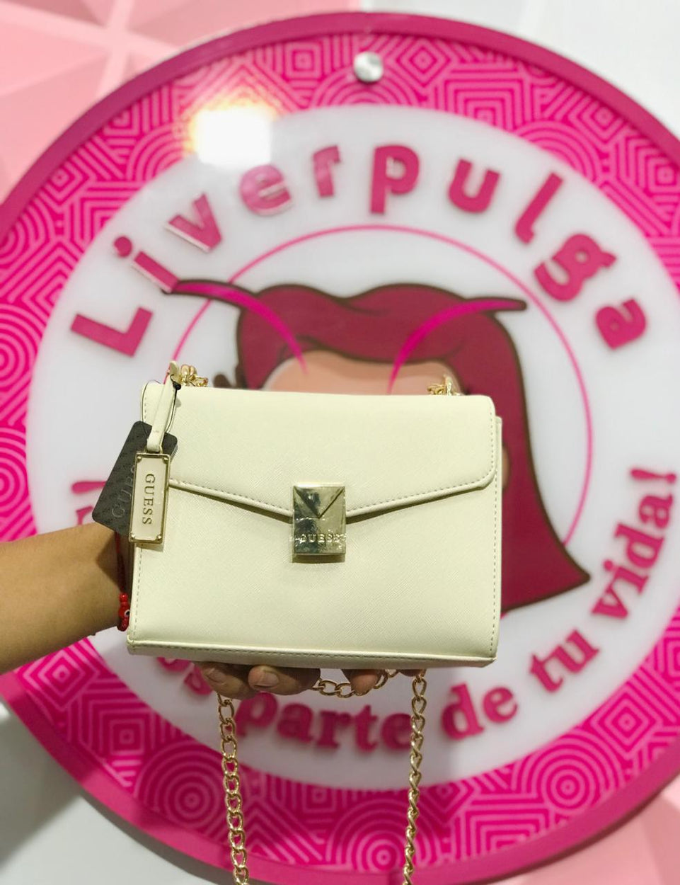 Bolsa Guess Mini Envelope Hueso Con Cadena Dorada