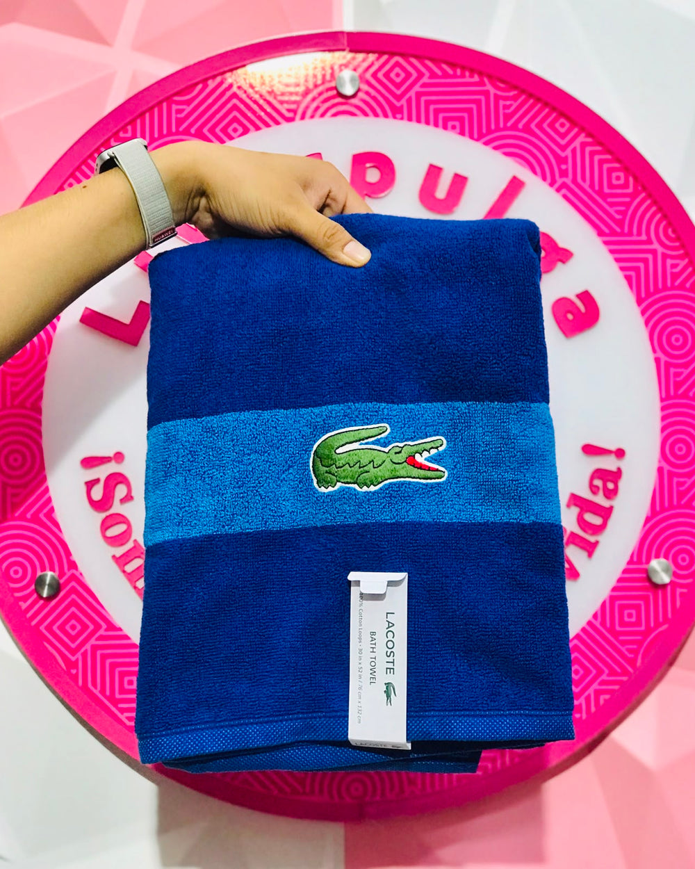 💙🐊✨🌊💎 Toalla De Baño Grande Lacoste Original Azul Marino Con Franja Azul Cielo Y Cocodrilo Bordado 76 x 132 cm 💎🌊✨🐊💙.