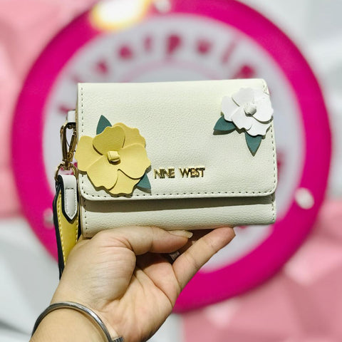 Cartera Nine West Floral Elegance