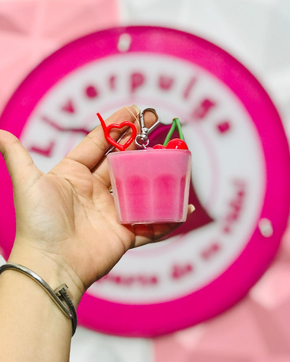 Porta Gel Antibacterial Cherry Cup 🍒 Bath & Body Works Original Llavero Rosa Coquette con Cerecitas 💖✨